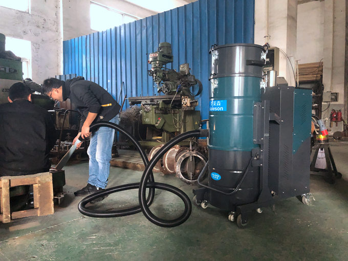 工業(yè)吸塵器帶靜電怎么處理？