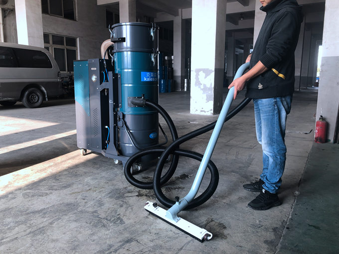 工業(yè)吸塵器廠家哪個(gè)好?推薦克萊森工業(yè)吸塵器