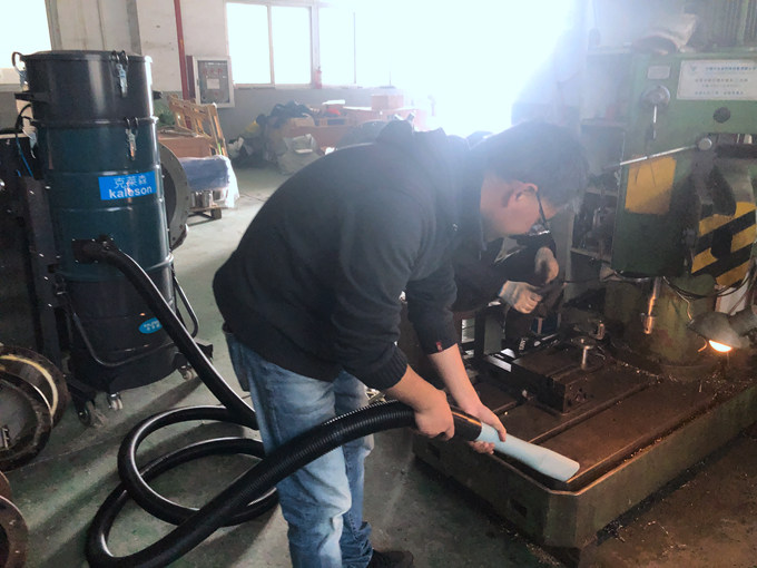 工業(yè)吸塵器在吸粉末