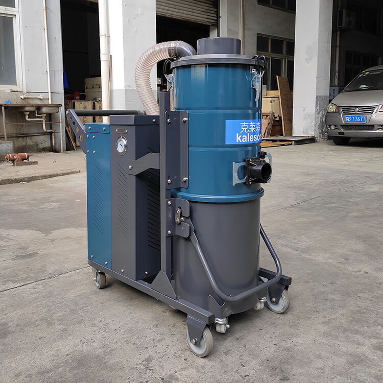 工業(yè)吸塵器在使用中有靜電正常嗎