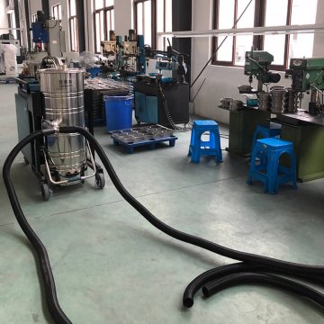 工業(yè)吸塵器如何給工廠提供好的工作環(huán)境