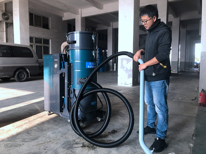 工業(yè)吸塵器用在哪里比較合適 工業(yè)吸塵器用在哪里比較合適