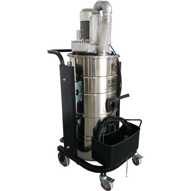 選擇工業(yè)吸塵器的時候一定要根據(jù)行業(yè)進(jìn)行選擇 選擇工業(yè)吸塵器的時候一定要根據(jù)行業(yè)進(jìn)行選擇